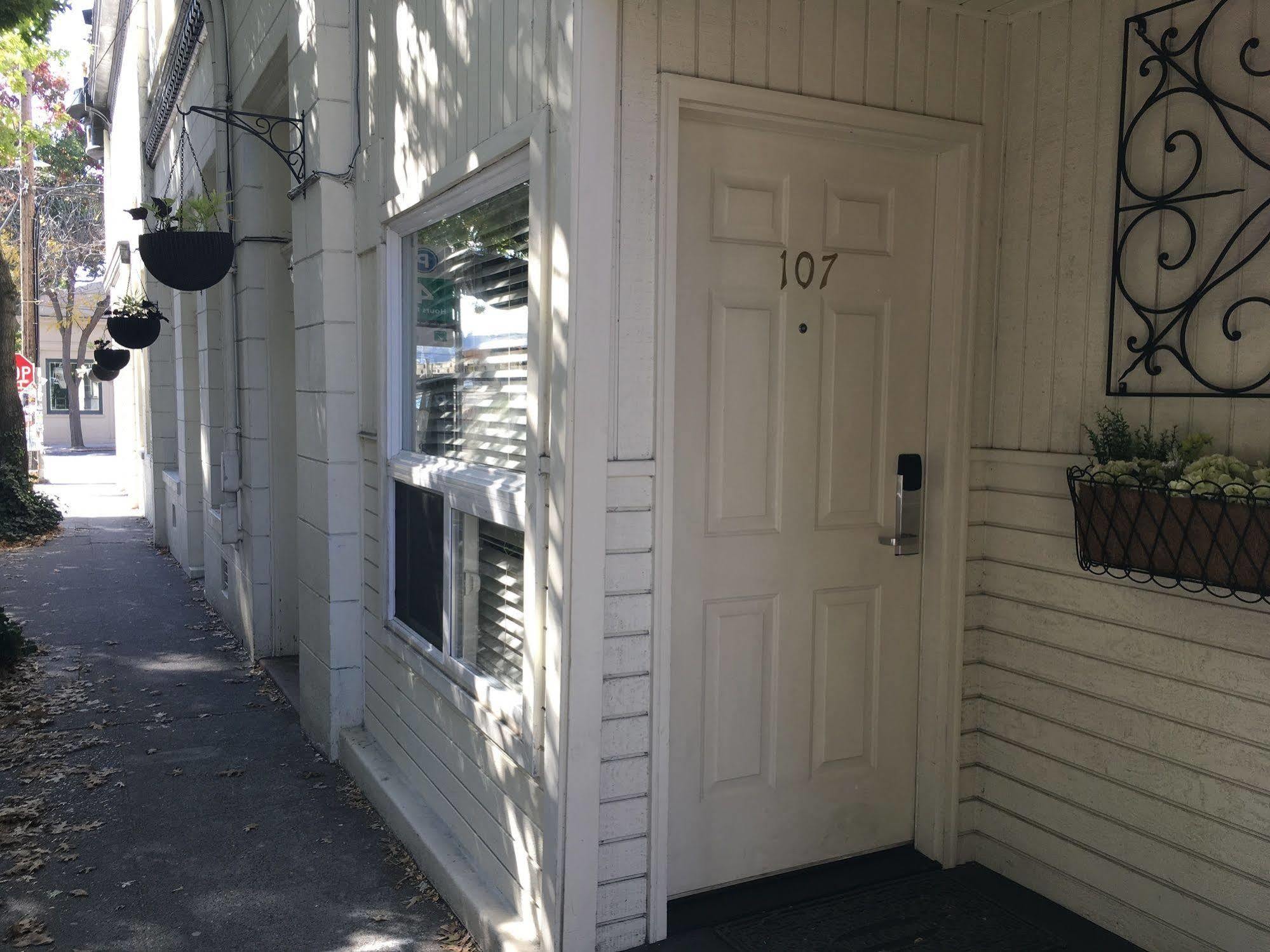 Ballard Inn Сиатъл Екстериор снимка